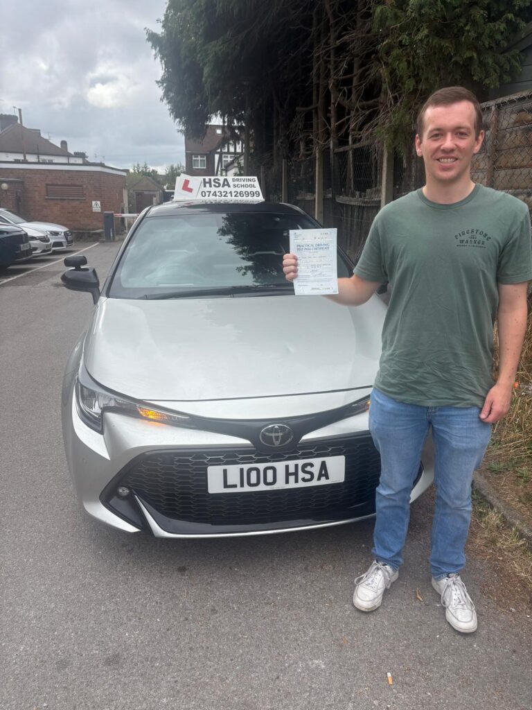 DRIVING SCHOOL lONDON